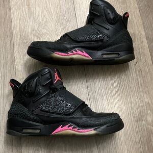 Vintage Unisex Black/Pink AIR JORDANS Size: 5.5 Youth